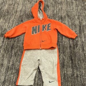 2pc Nike Hoodie & Sweatpants